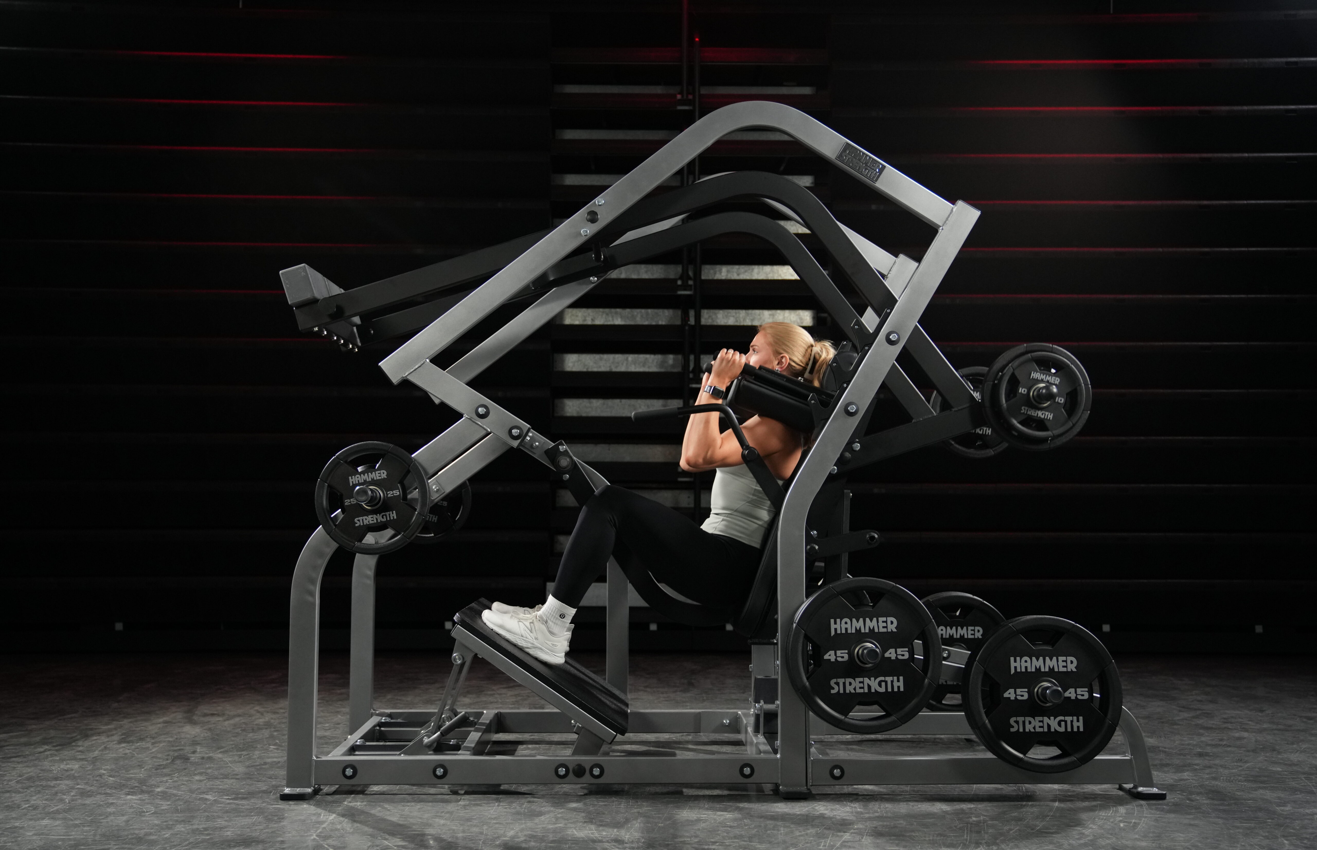 Hammer Strength Pendulum-X Squat benpressmaskin plate-loaded for styrketrening av bein og sete