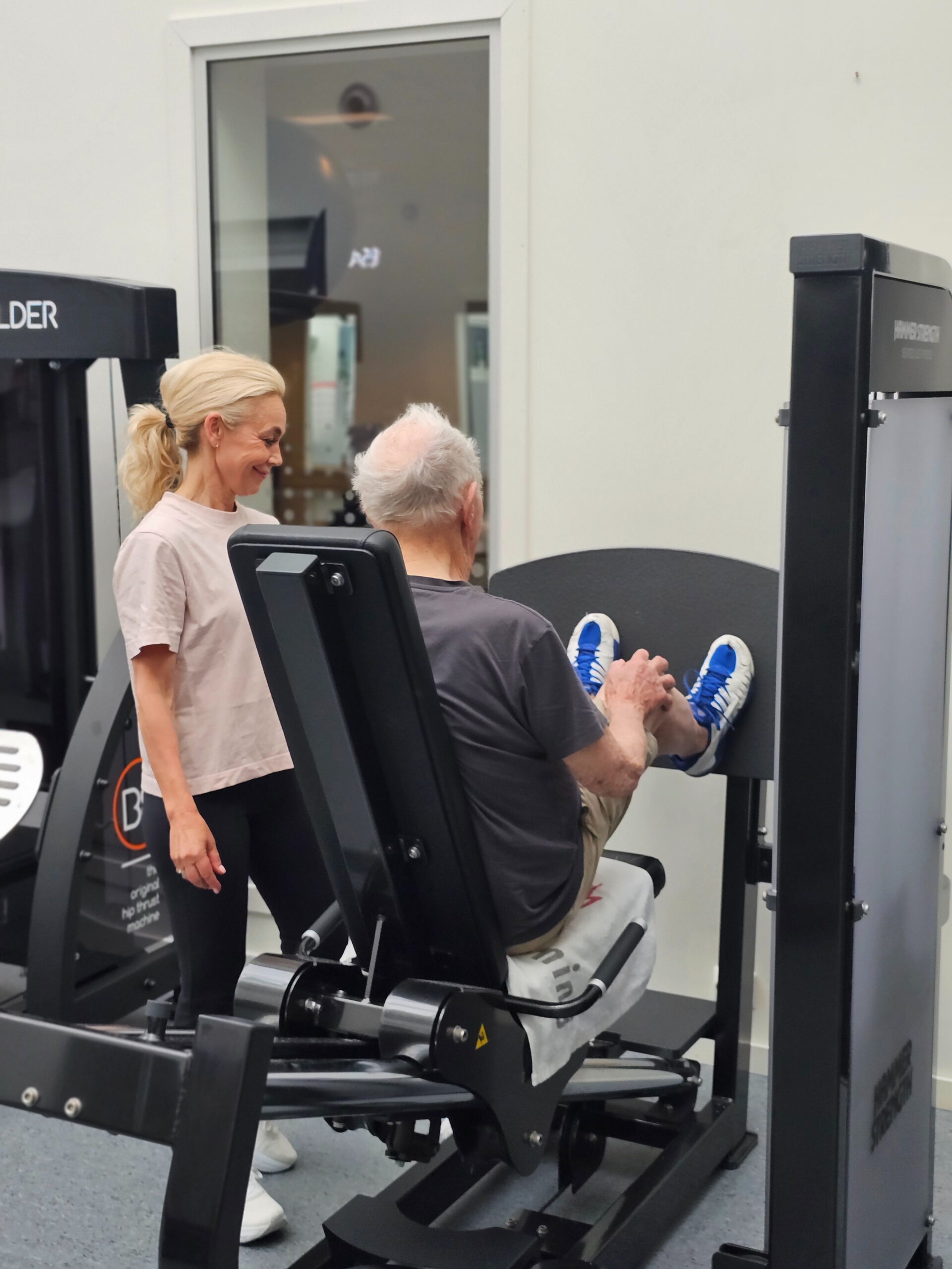 PT-time-senior-hammerstrength-nåtrening