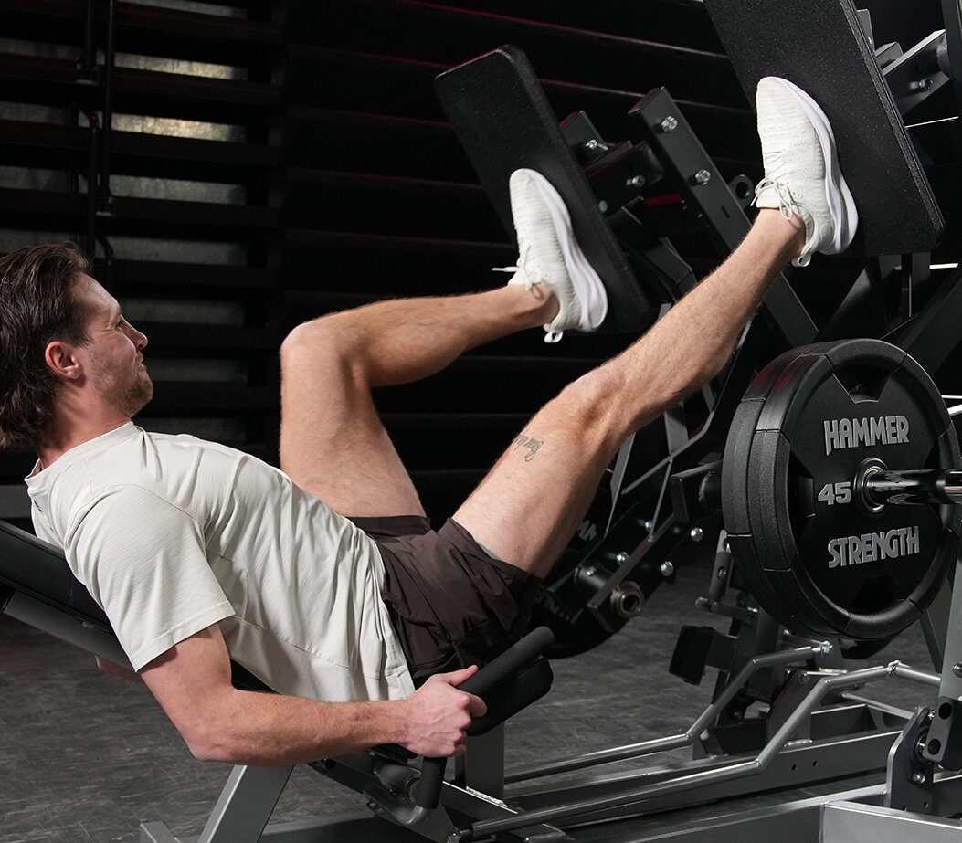 Nyhet-fra-Hammer Strength-Plate Loaded-Super Squat Press